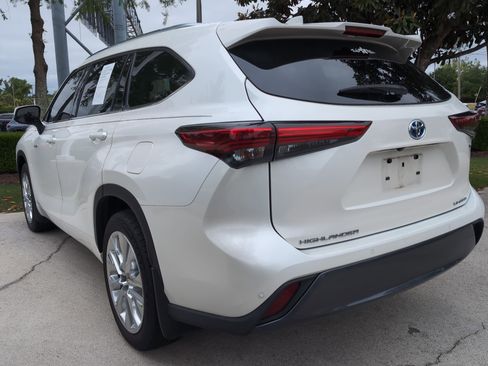 Used 2021 Toyota Highlander Limited AWD/4WD image 8