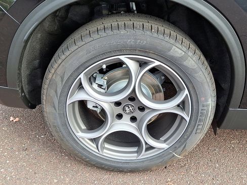 New 2025 Alfa Romeo Stelvio Sprint w/ Convenience Package image 5