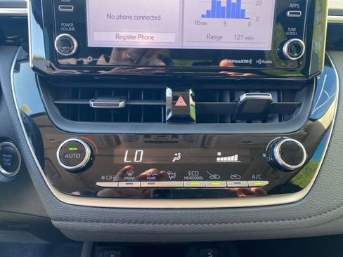 Used 2022 Toyota Corolla XLE image 14