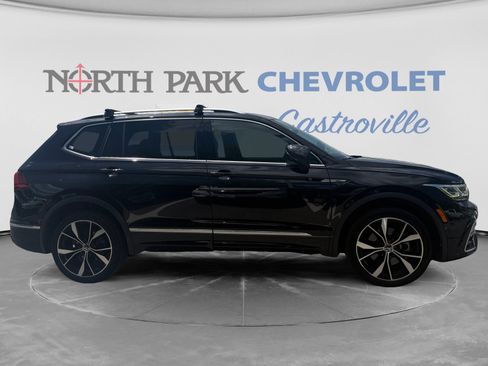 Used 2022 Volkswagen Tiguan SEL R-Line AWD/4WD image 4