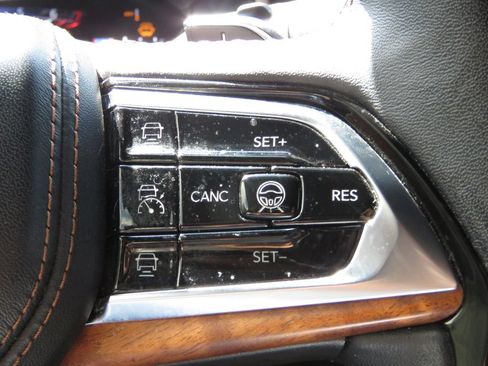 Used 2023 Jeep Grand Cherokee Summit AWD/4WD image 23
