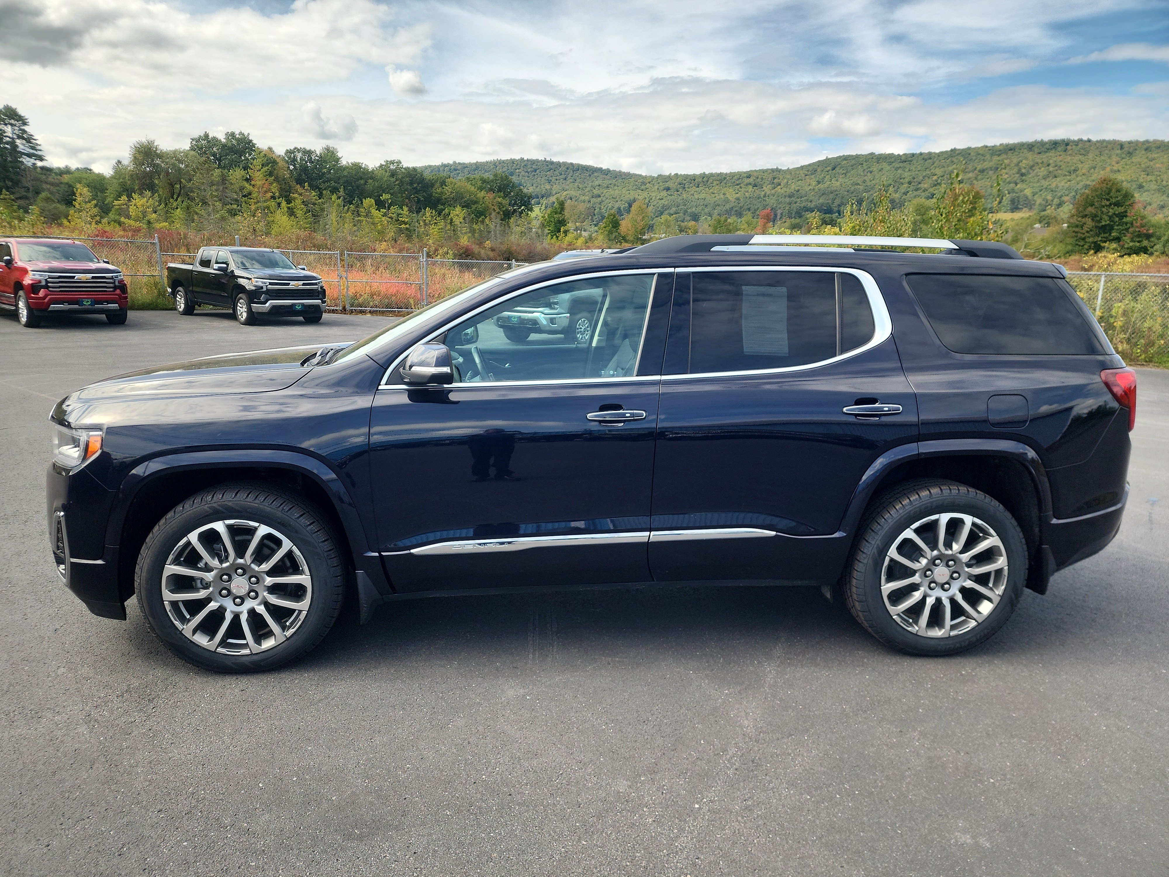 Used 2021 GMC Acadia Denali AWD/4WD image 5