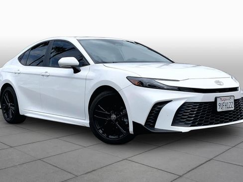 Certified 2025 Toyota Camry SE w/ Convenience Package FWD image 2