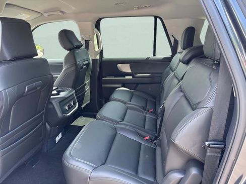 Used 2025 Ford Expedition Max Active AWD/4WD image 5