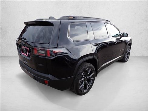 Used 2026 Jeep Cherokee Overland w/ Trailer Tow Group AWD/4WD image 4