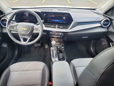 Certified 2024 Chevrolet Trax LT w/ Driver Confidence Package FWD image 14