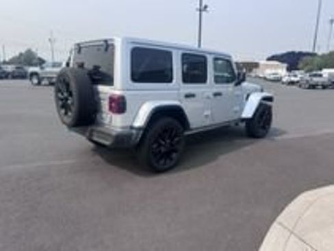 Used 2024 Jeep Wrangler Unlimited Sahara AWD/4WD image 3