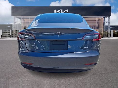 Used 2022 Tesla Model 3 Long Range AWD/4WD image 5