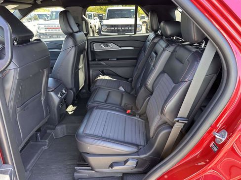 Used 2025 Ford Explorer ST-Line w/ ST-Line Street Pack AWD/4WD image 13