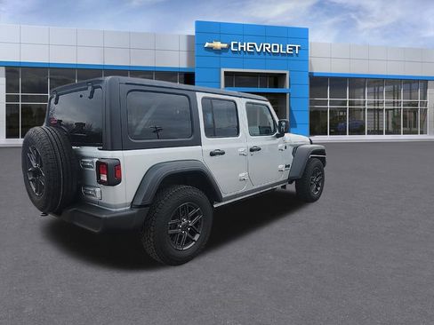 Used 2024 Jeep Wrangler Sport S image 5
