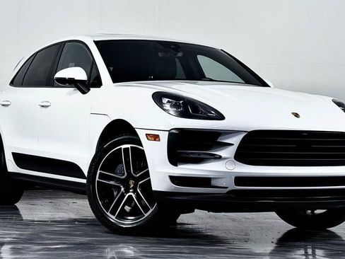 Used 2021 Porsche Macan w/ Premium Package AWD/4WD image 2