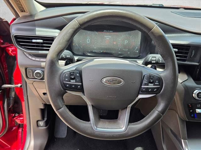 Used 2020 Ford Explorer Platinum w/ Premium Technology Package AWD/4WD image 10