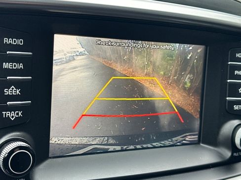 Used 2020 Kia Sorento S image 23