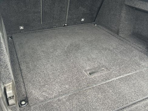 Used 2017 Land Rover Range Rover HSE image 40