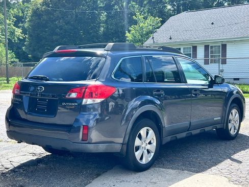 Used 2010 Subaru Outback 2.5i Premium image 6