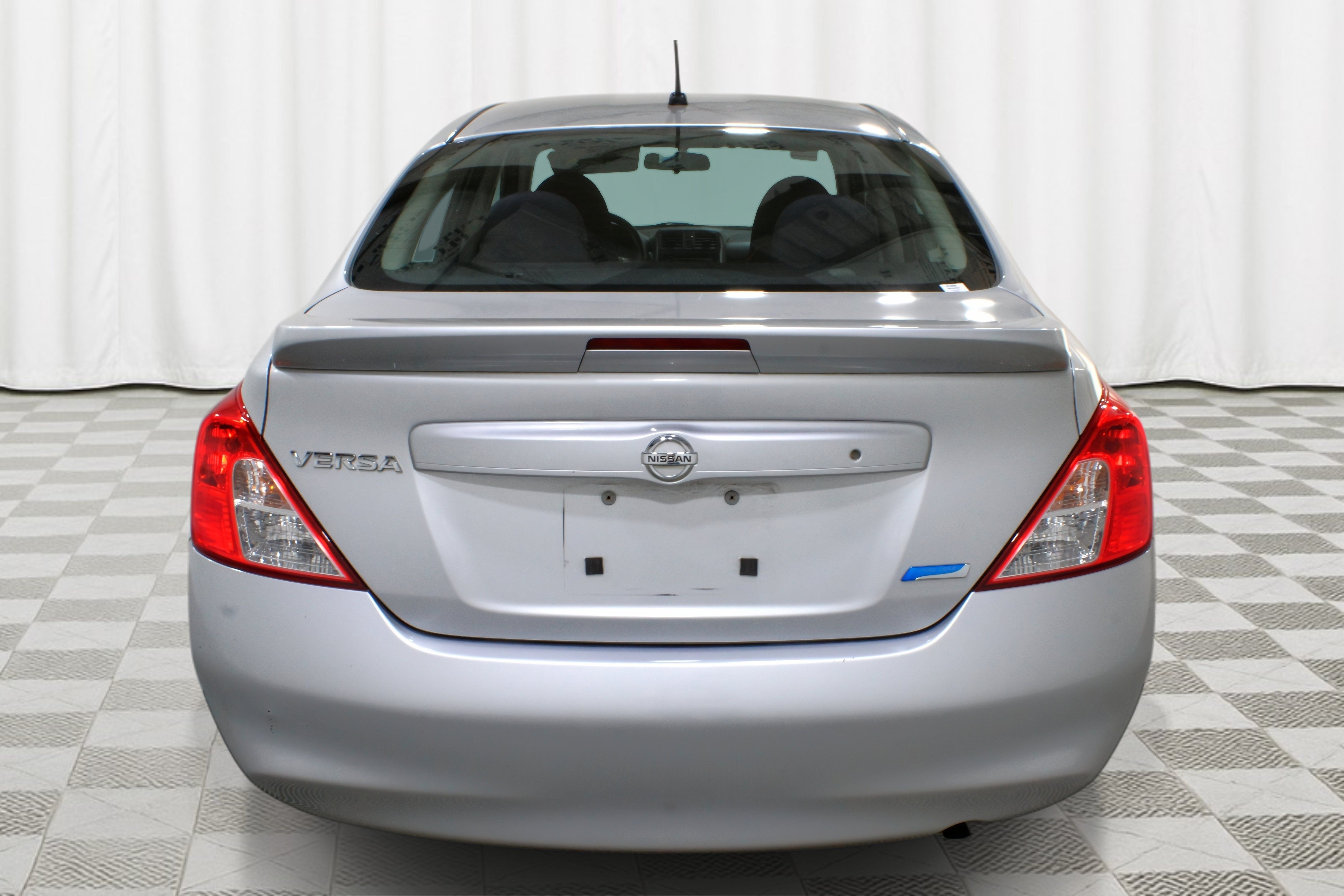 Used 2014 Nissan Versa S Plus FWD image 4