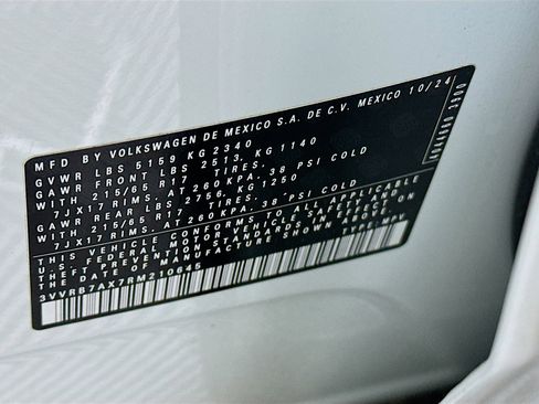 Used 2024 Volkswagen Tiguan S image 12