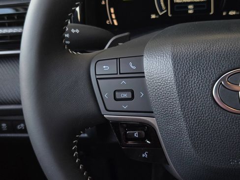 Used 2026 Toyota Camry SE FWD image 20