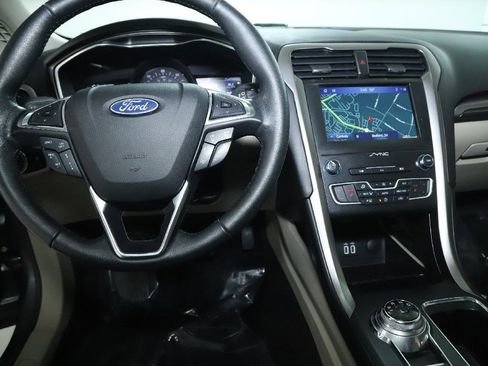 Used 2020 Ford Fusion SEL image 29