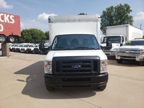 Used 2019 Ford E-350 and Econoline 350 Super Duty w/ Power Windows & Locks Group RWD image 4