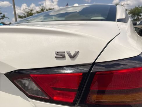 Used 2024 Nissan Altima 2.5 SV FWD image 6