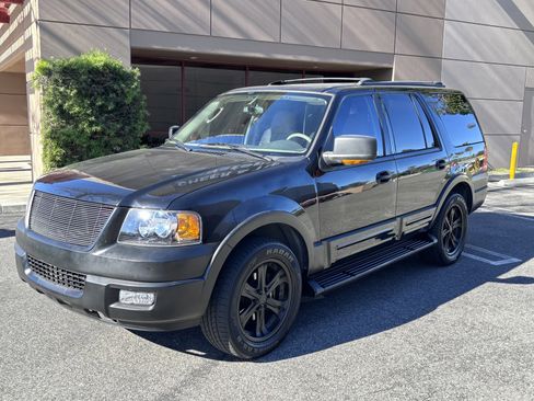 Used 2004 Ford Expedition Eddie Bauer image 1