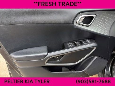 Certified 2021 Kia Soul LX image 14