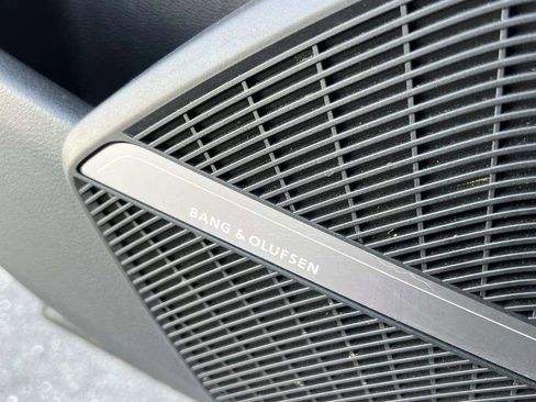 Used 2022 Audi SQ5 Premium Plus w/ Premium Plus Package image 36