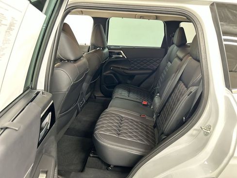 Used 2023 Mitsubishi Outlander SEL image 20