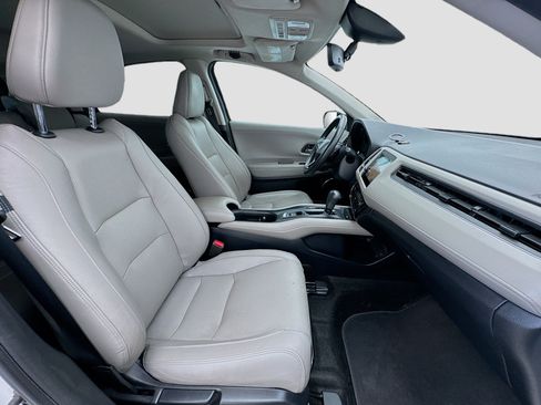 Used 2019 Honda HR-V Touring image 19