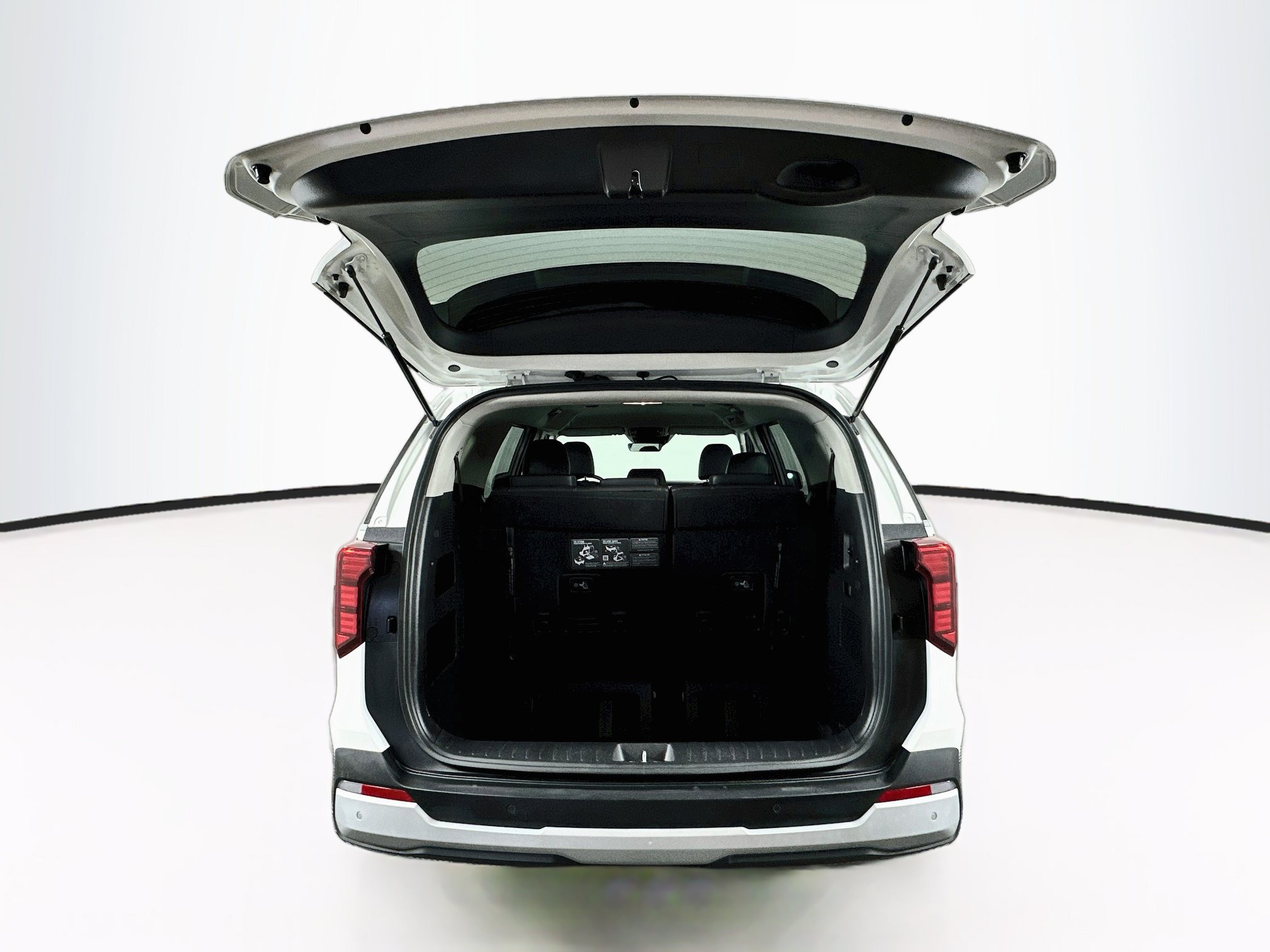 Used 2025 Kia Carnival FWD image 31
