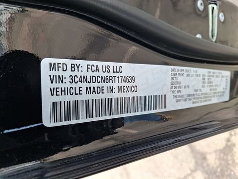 Used 2024 Jeep Compass Limited image 28