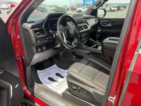 Used 2024 Chevrolet Tahoe Premier AWD/4WD image 19
