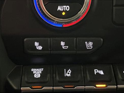 Used 2020 GMC Sierra 2500 AT4 w/ AT4 Premium Package AWD/4WD image 32