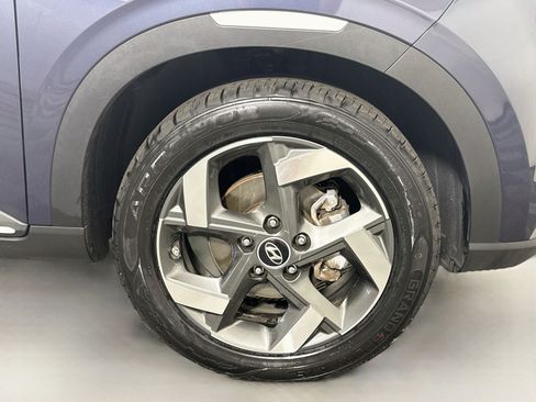 Used 2024 Hyundai Venue Limited FWD image 32