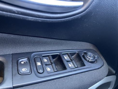 Used 2021 Jeep Renegade Sport image 21