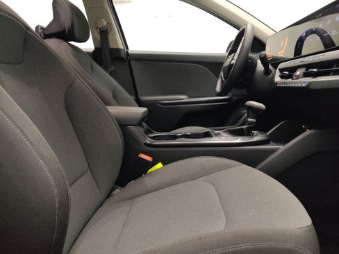 Used 2025 Kia K4 FWD image 21