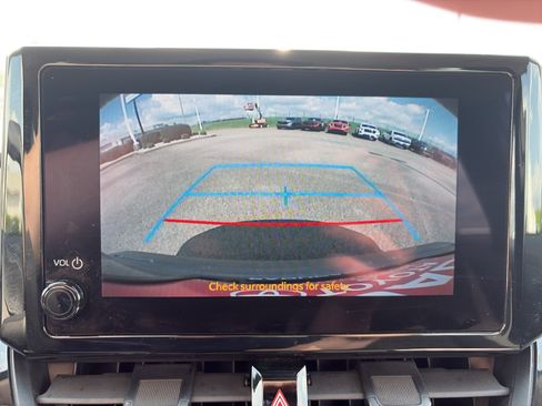 Used 2024 Toyota Corolla LE FWD image 13