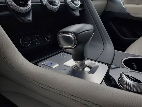 Used 2022 Genesis G70 2.0T image 23