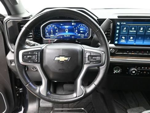 Used 2023 Chevrolet Silverado 1500 LT AWD/4WD image 7