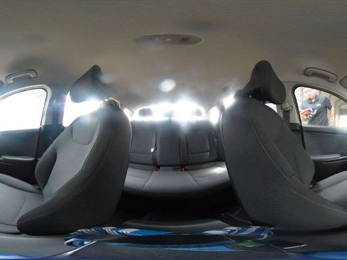 Used 2025 Kia K4 FWD image 40
