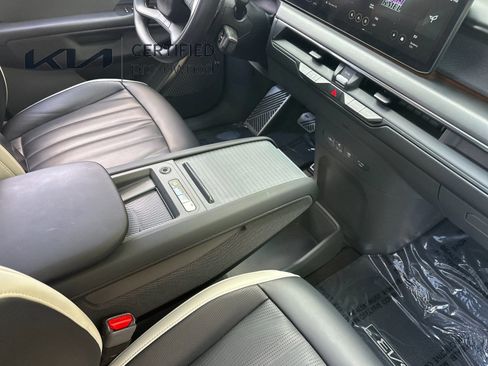 Certified 2024 Kia EV9 GT-Line AWD/4WD image 17