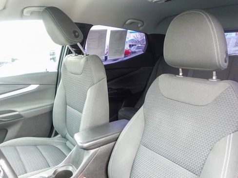 Used 2022 Chevrolet Bolt EUV LT w/ Comfort Package image 23