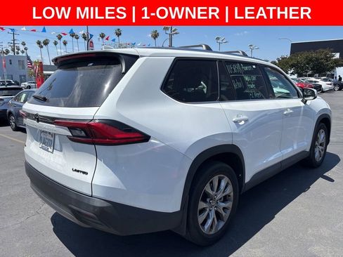 Used 2024 Toyota Grand Highlander AWD image 9