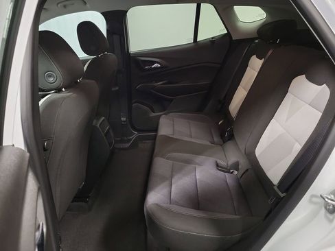 Used 2025 Chevrolet Trax LS w/ LS Convenience Package image 23