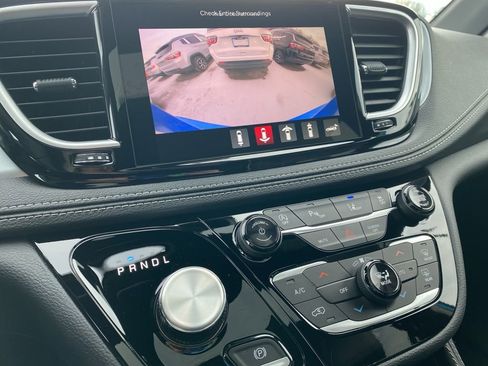 New 2026 Chrysler Pacifica Limited w/ S Appearance Package image 42