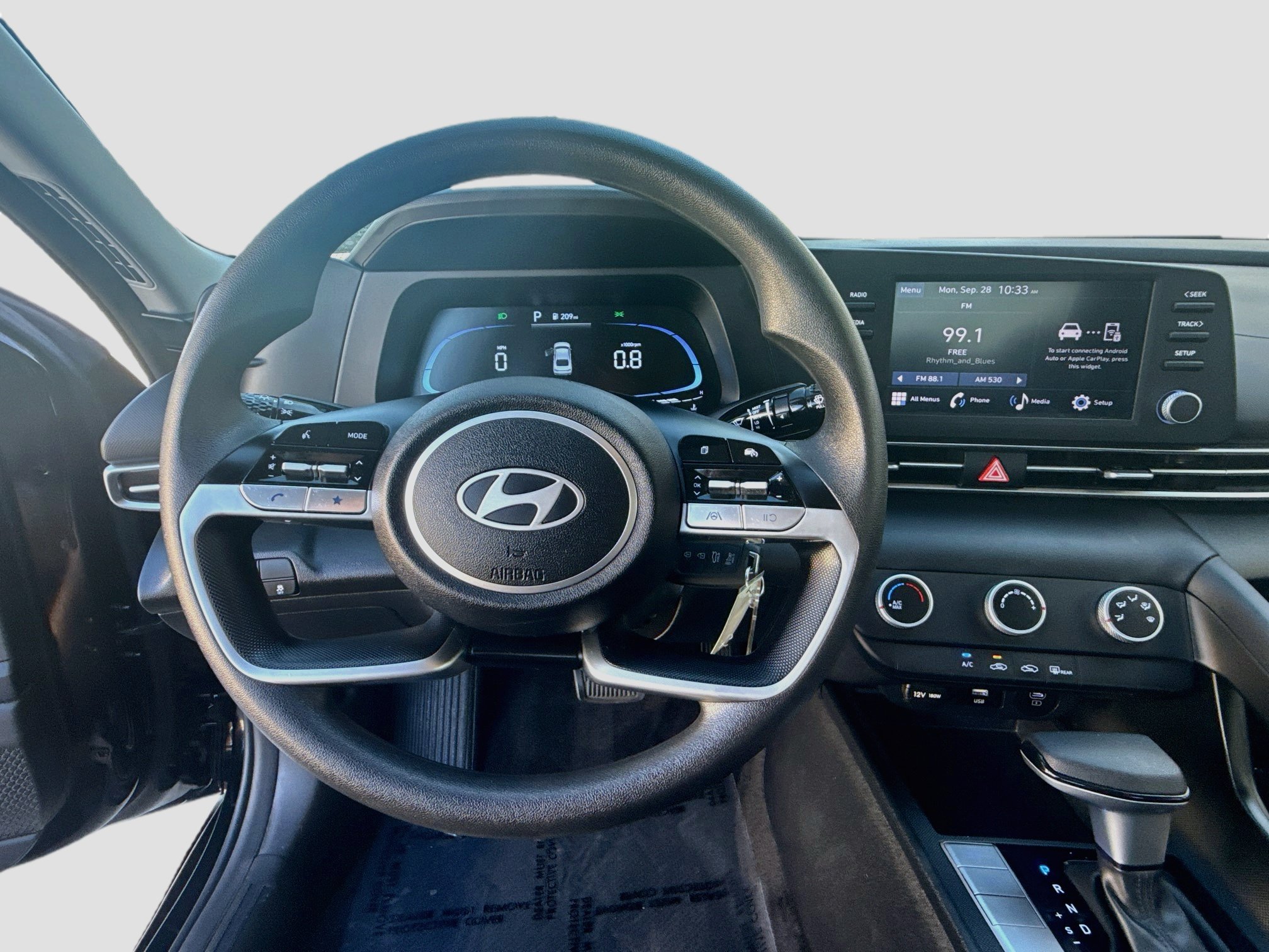 Used 2025 Hyundai Elantra SE FWD image 8