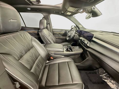 Used 2025 Buick Enclave Avenir w/ Trailering Package, 5000 lbs. AWD/4WD image 33