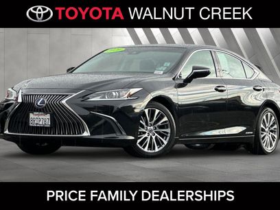 Used 2020 Lexus ES 300h w/ Premium Package