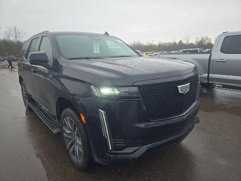 Used 2021 Cadillac Escalade Sport Platinum image 3